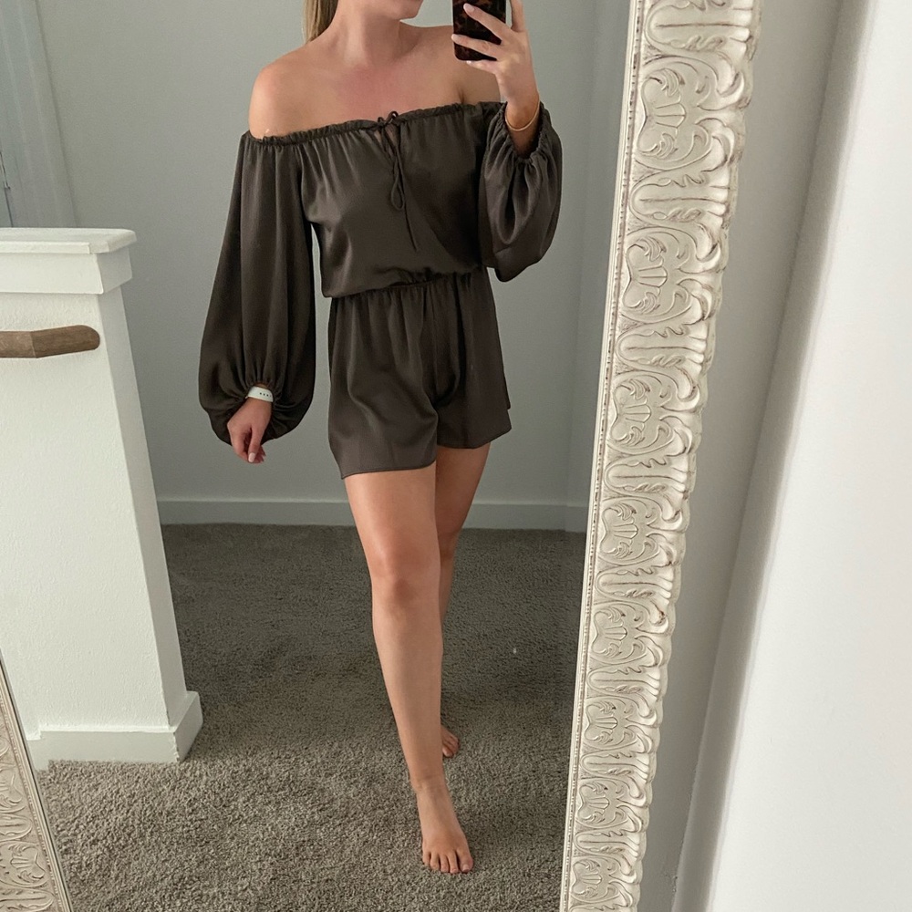 Off-the-shoulder Taupe Romper